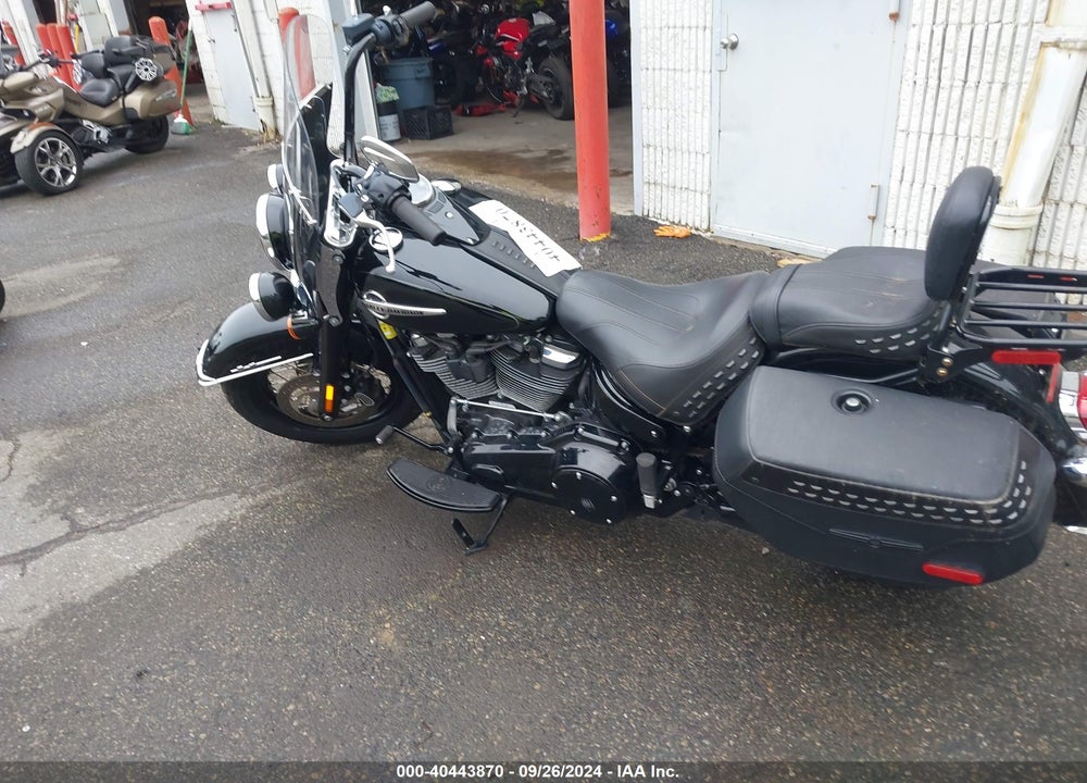 2018 HARLEY-DAVIDSON FLHC HERITAGE CLASSIC VIN: 1HD1YAJ14JC029574