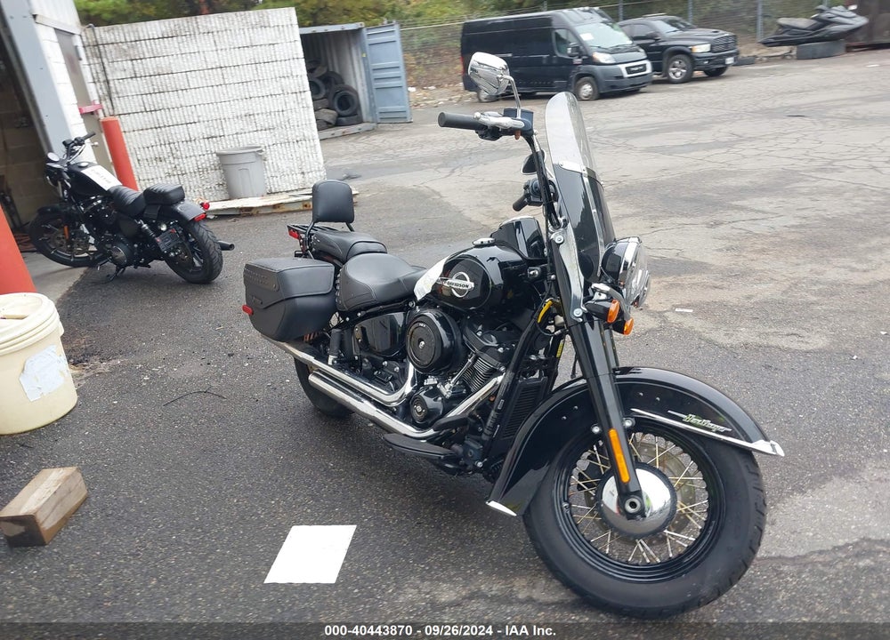 2018 HARLEY-DAVIDSON FLHC HERITAGE CLASSIC VIN: 1HD1YAJ14JC029574