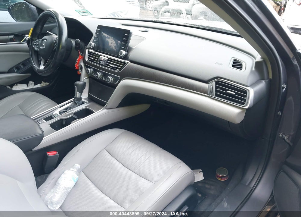 2018 HONDA ACCORD VIN: 1HGCV1F50JA231985