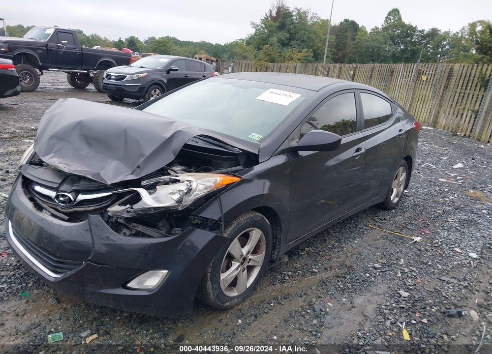 2013 HYUNDAI ELANTRA VIN: KMHDH4AE3DU613106