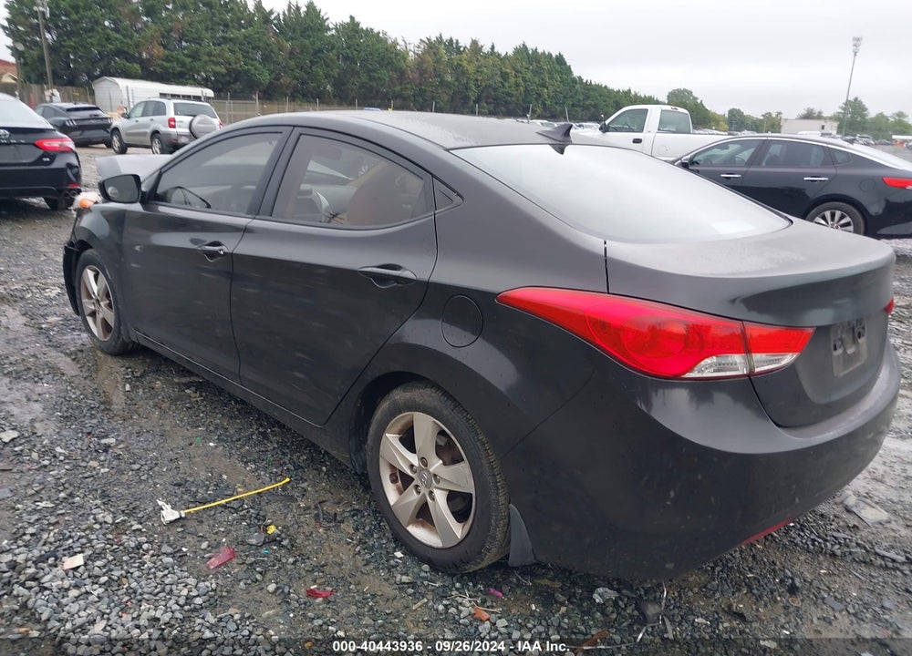 2013 HYUNDAI ELANTRA VIN: KMHDH4AE3DU613106