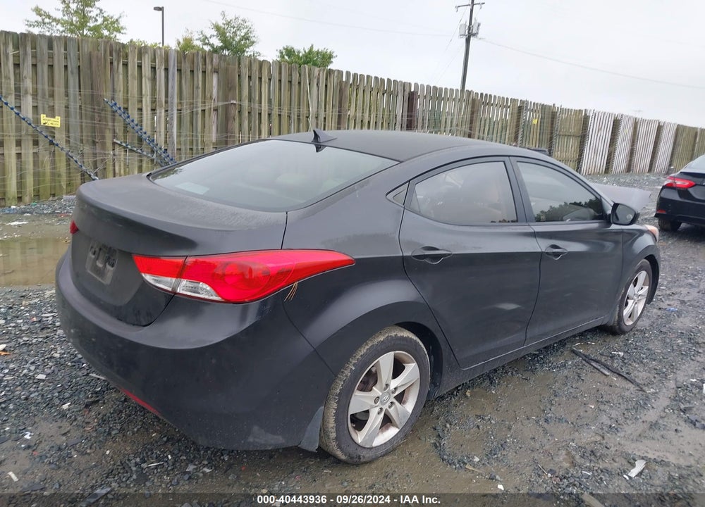 2013 HYUNDAI ELANTRA VIN: KMHDH4AE3DU613106