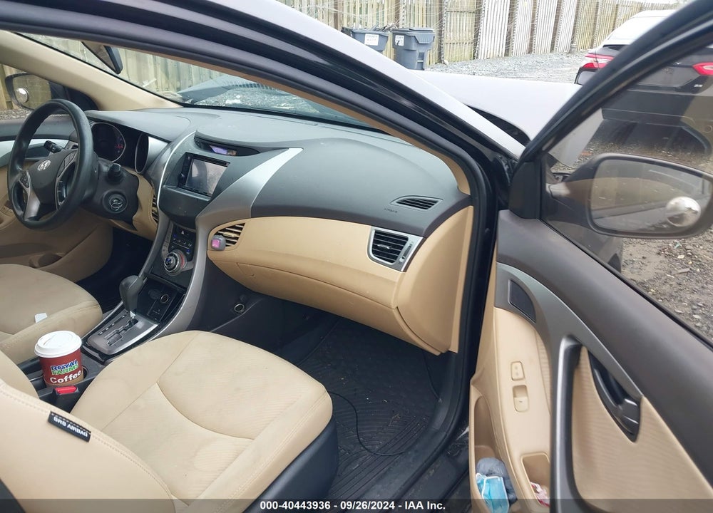 2013 HYUNDAI ELANTRA VIN: KMHDH4AE3DU613106