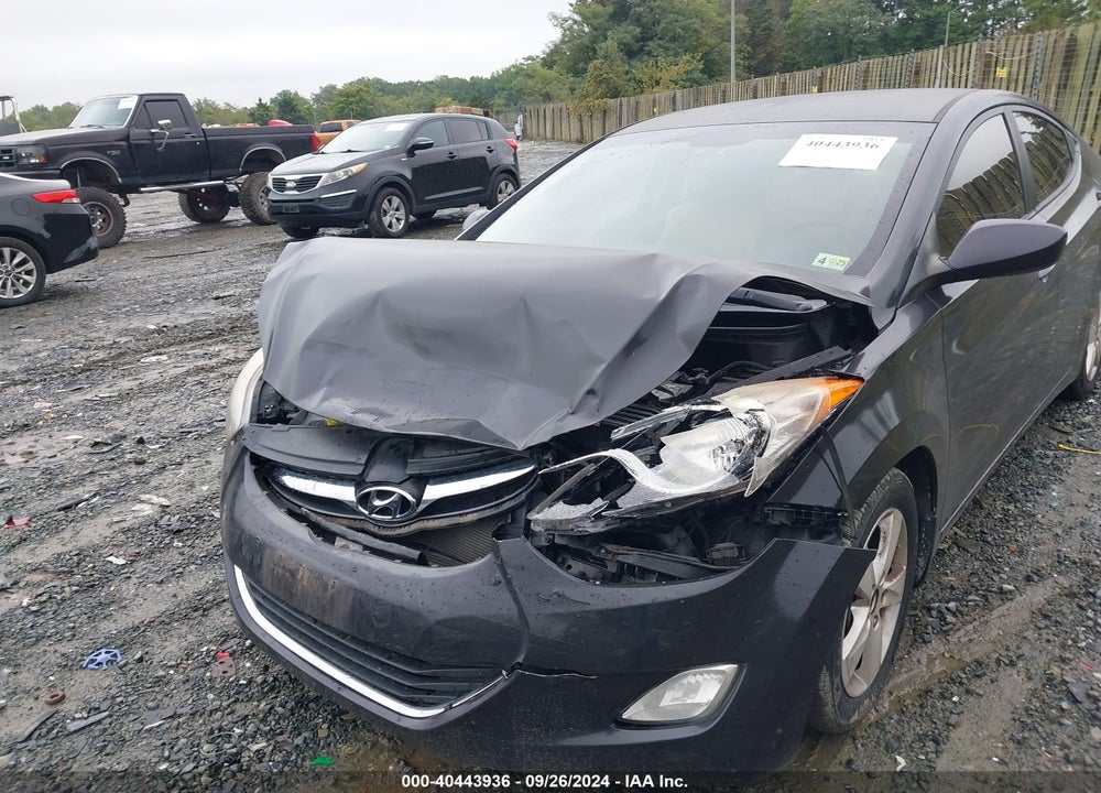 2013 HYUNDAI ELANTRA VIN: KMHDH4AE3DU613106