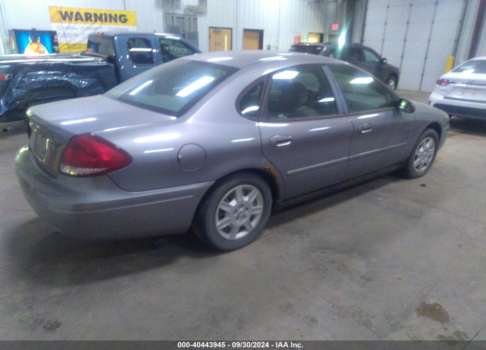 2006 FORD TAURUS SE VIN: 1FAFP53236A228213