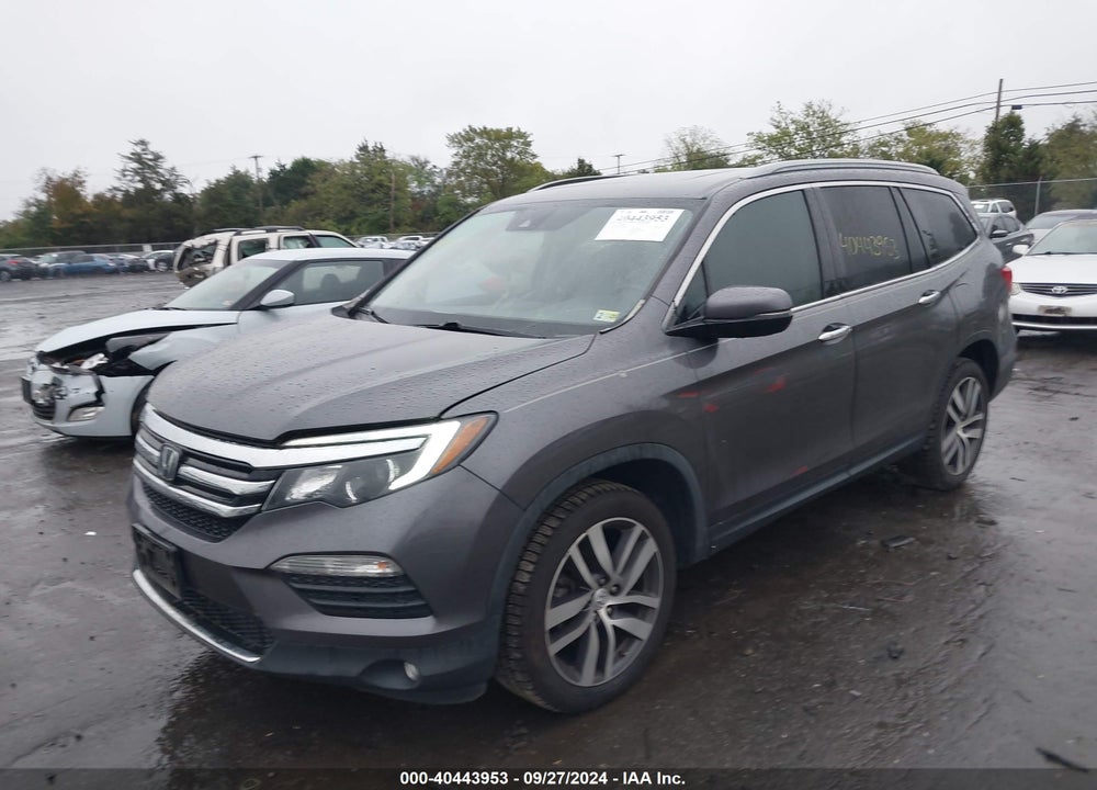 2017 HONDA PILOT TOURING VIN: 5FNYF6H91HB076881