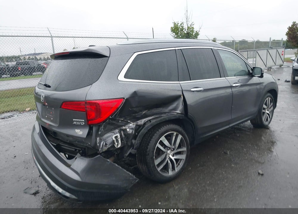 2017 HONDA PILOT TOURING VIN: 5FNYF6H91HB076881