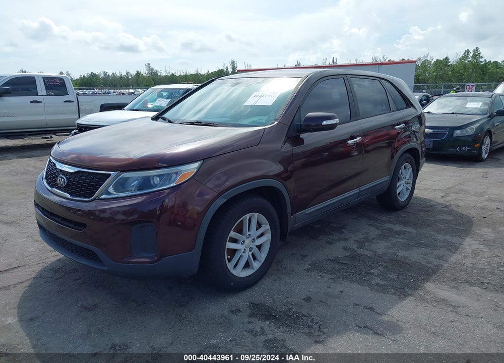 2014 KIA SORENTO LX VIN: 5XYKT4A6XEG425589