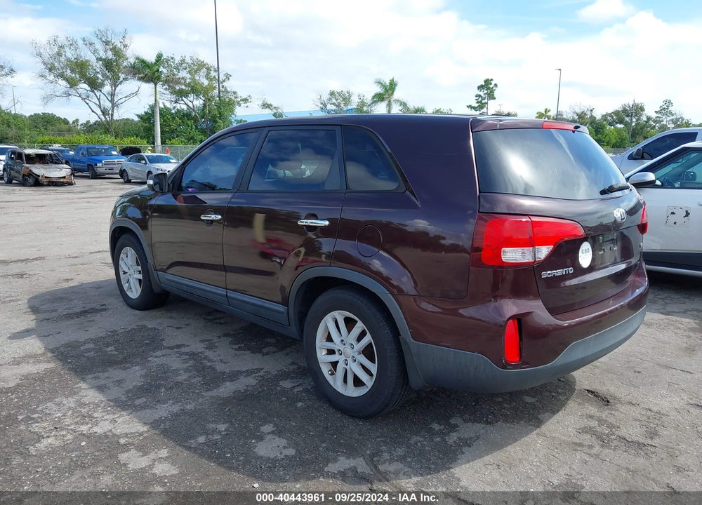 2014 KIA SORENTO LX VIN: 5XYKT4A6XEG425589