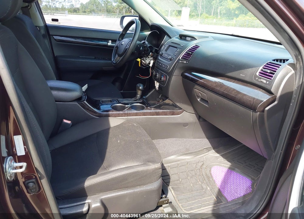2014 KIA SORENTO LX VIN: 5XYKT4A6XEG425589