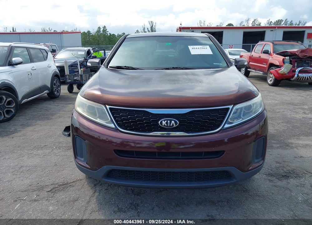2014 KIA SORENTO LX VIN: 5XYKT4A6XEG425589