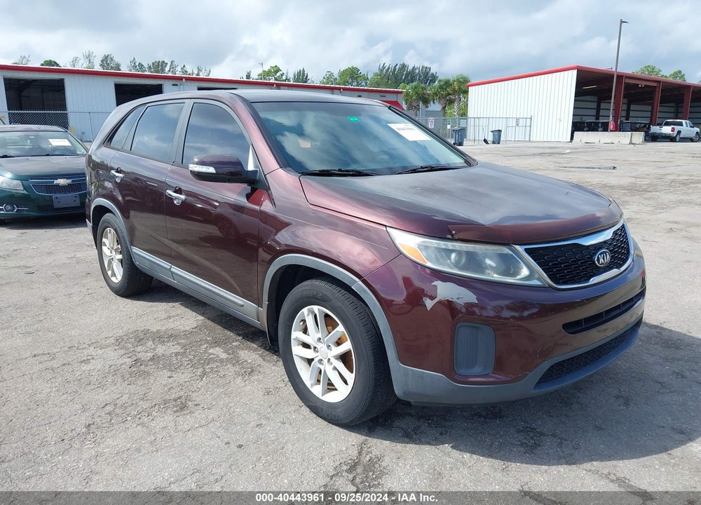 2014 KIA SORENTO LX VIN: 5XYKT4A6XEG425589