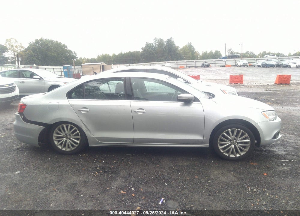 2011 VOLKSWAGEN JETTA 2.5L SEL VIN: 3VWLZ7AJ3BM400313