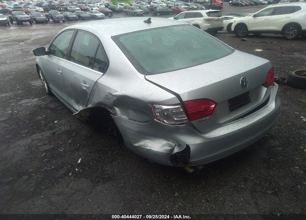 2011 VOLKSWAGEN JETTA 2.5L SEL VIN: 3VWLZ7AJ3BM400313