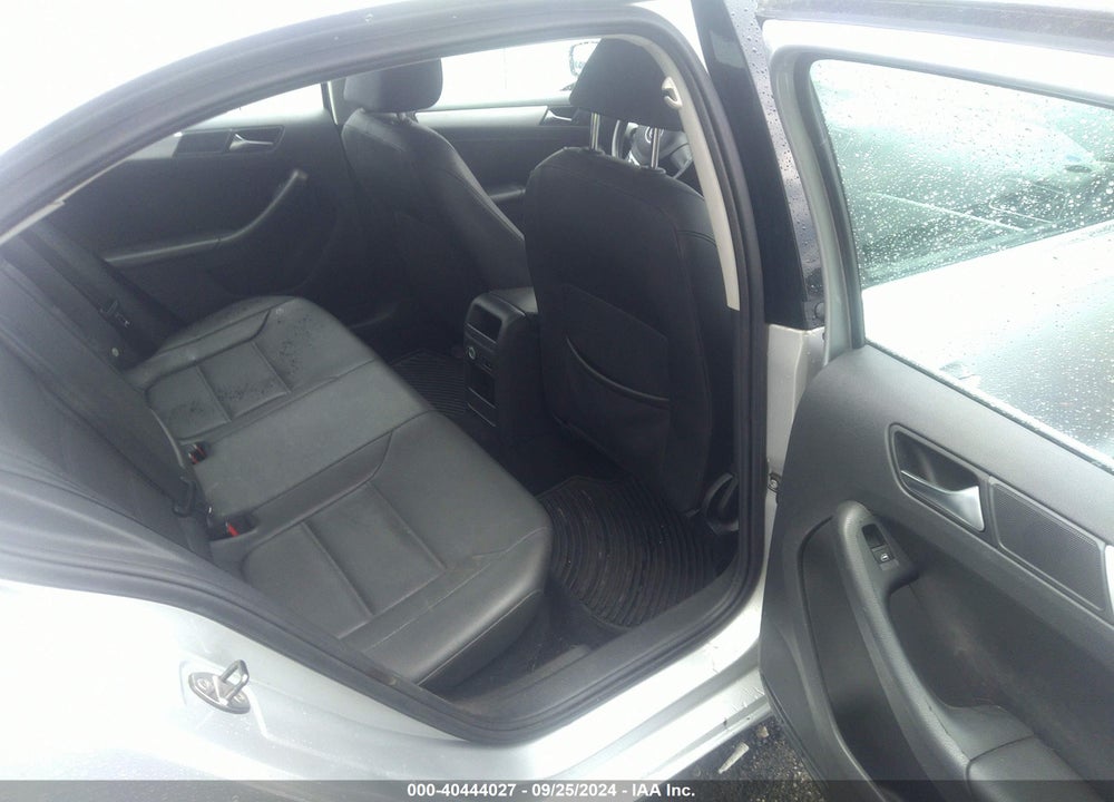 2011 VOLKSWAGEN JETTA 2.5L SEL VIN: 3VWLZ7AJ3BM400313
