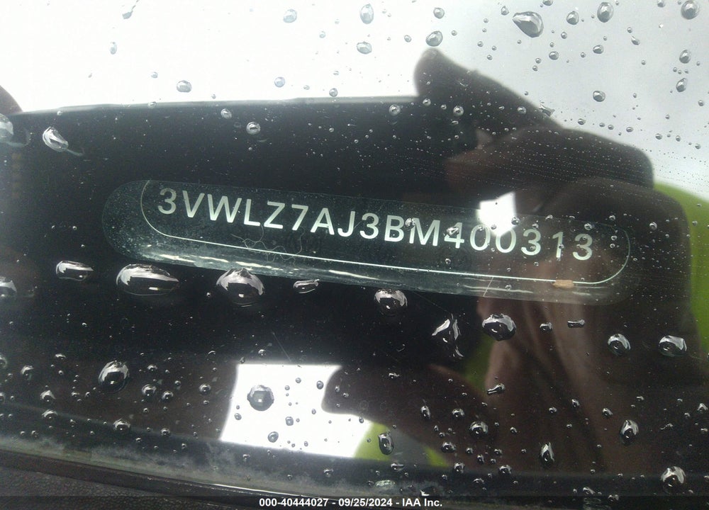 2011 VOLKSWAGEN JETTA 2.5L SEL VIN: 3VWLZ7AJ3BM400313
