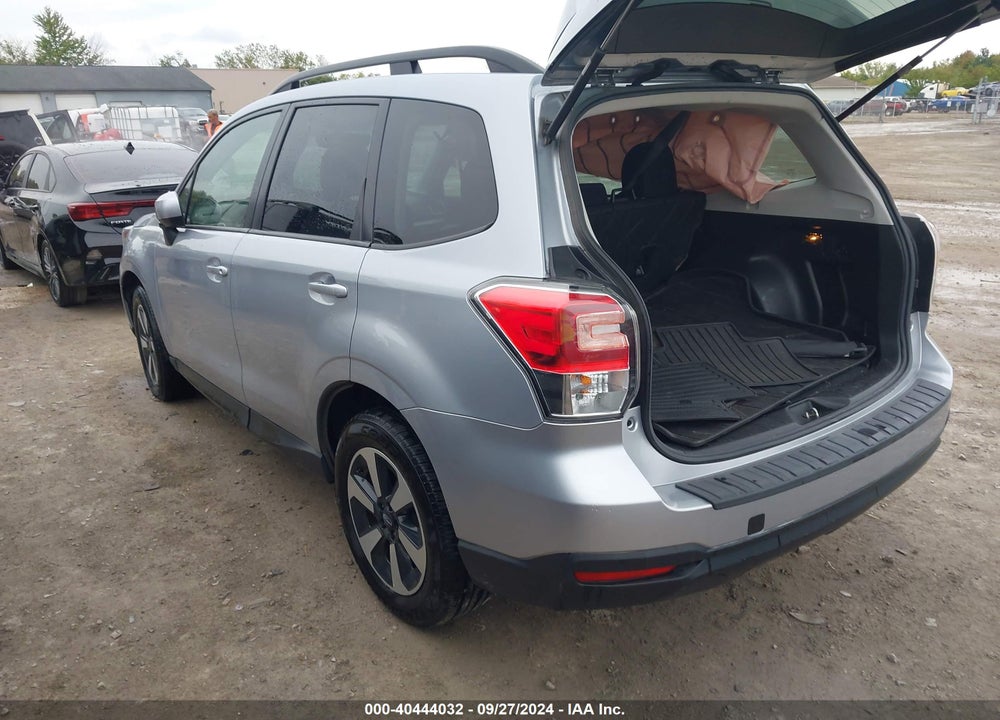 2018 SUBARU FORESTER 2.5I PREMIUM VIN: JF2SJAEC2JH424685