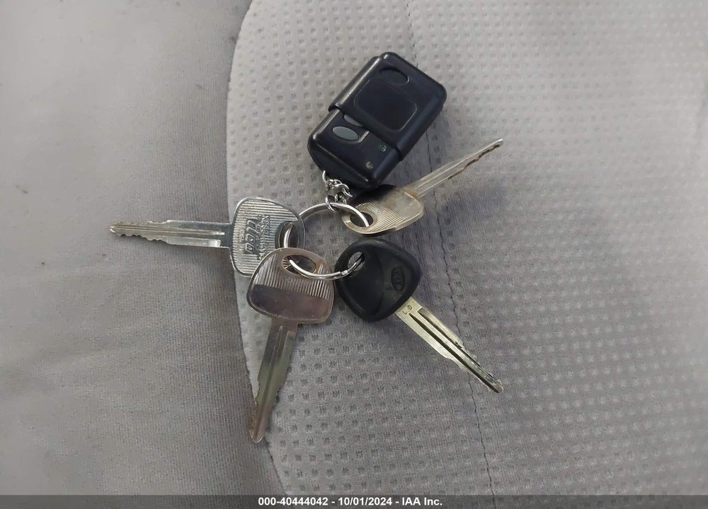 2007 KIA SPECTRA EX VIN: KNAFE121575441611