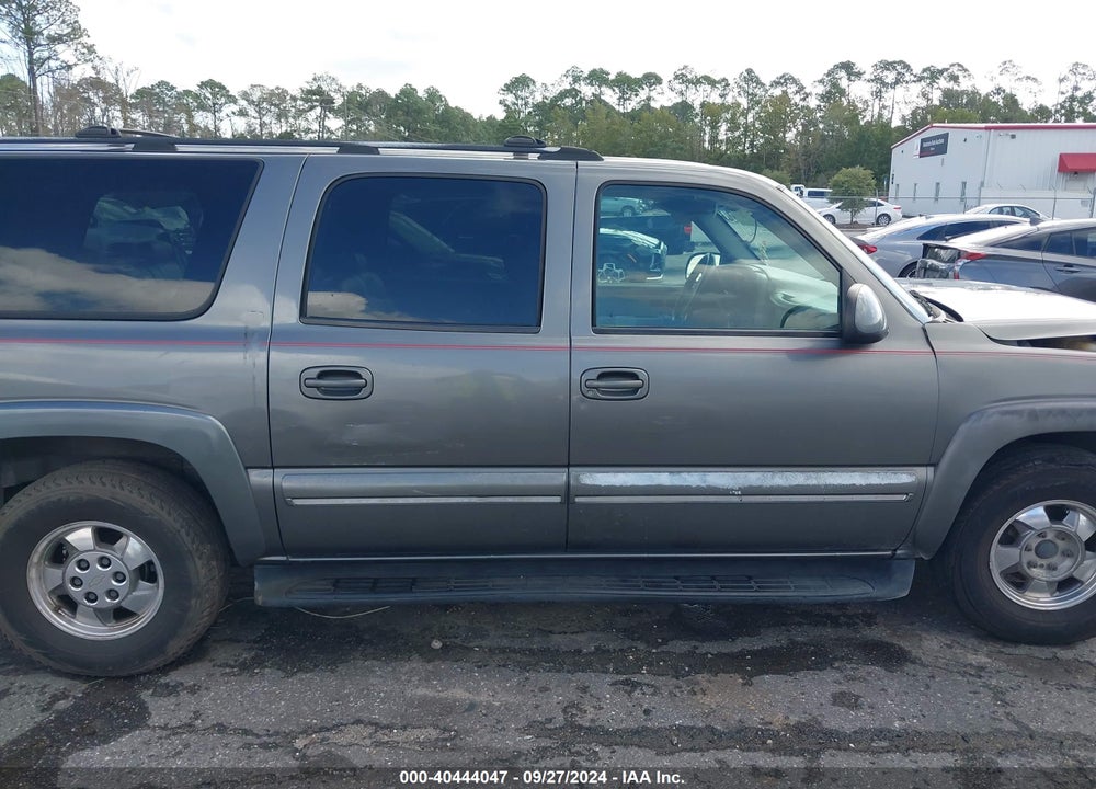 2001 CHEVROLET SUBURBAN 1500 LT VIN: 3GNFK16T81G142399