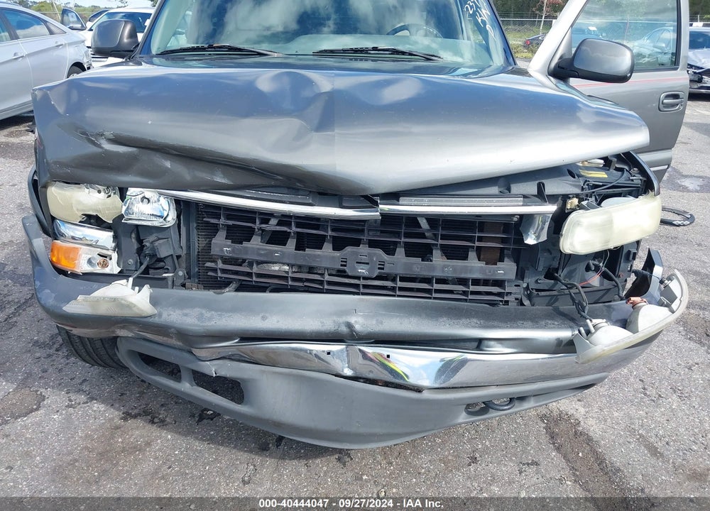 2001 CHEVROLET SUBURBAN 1500 LT VIN: 3GNFK16T81G142399