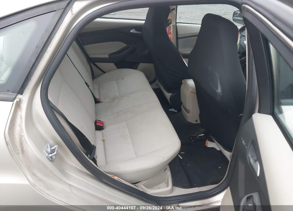 2017 FORD FOCUS VIN: 1FADP3F25HL335617