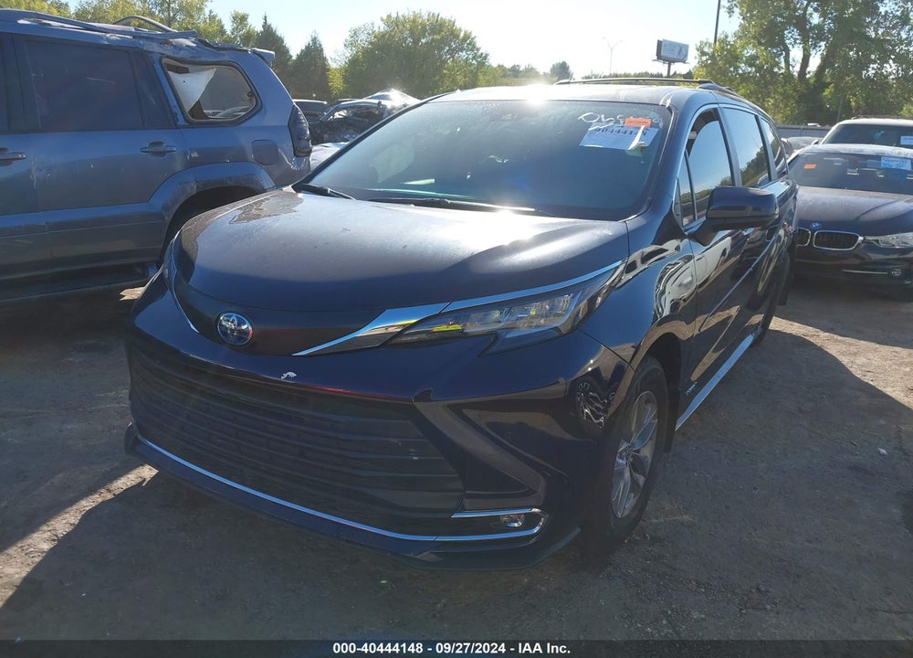 2021 TOYOTA SIENNA XLE VIN: 5TDYRKEC9MS068159