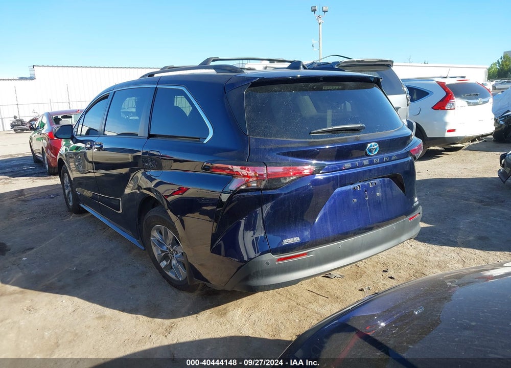 2021 TOYOTA SIENNA XLE VIN: 5TDYRKEC9MS068159