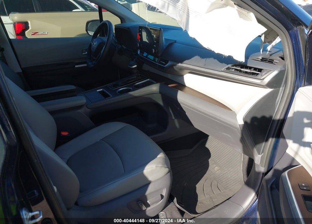 2021 TOYOTA SIENNA XLE VIN: 5TDYRKEC9MS068159