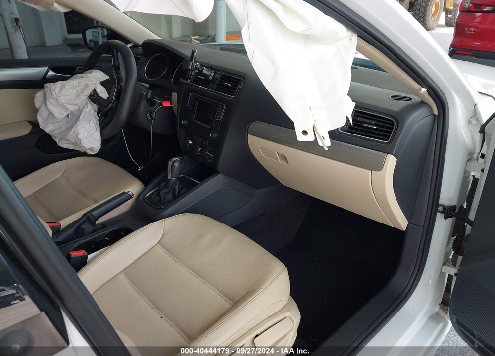2018 VOLKSWAGEN JETTA 1.4T SE/1.4T WOLFSBURG EDITION VIN: 3VWDB7AJ3JM221373