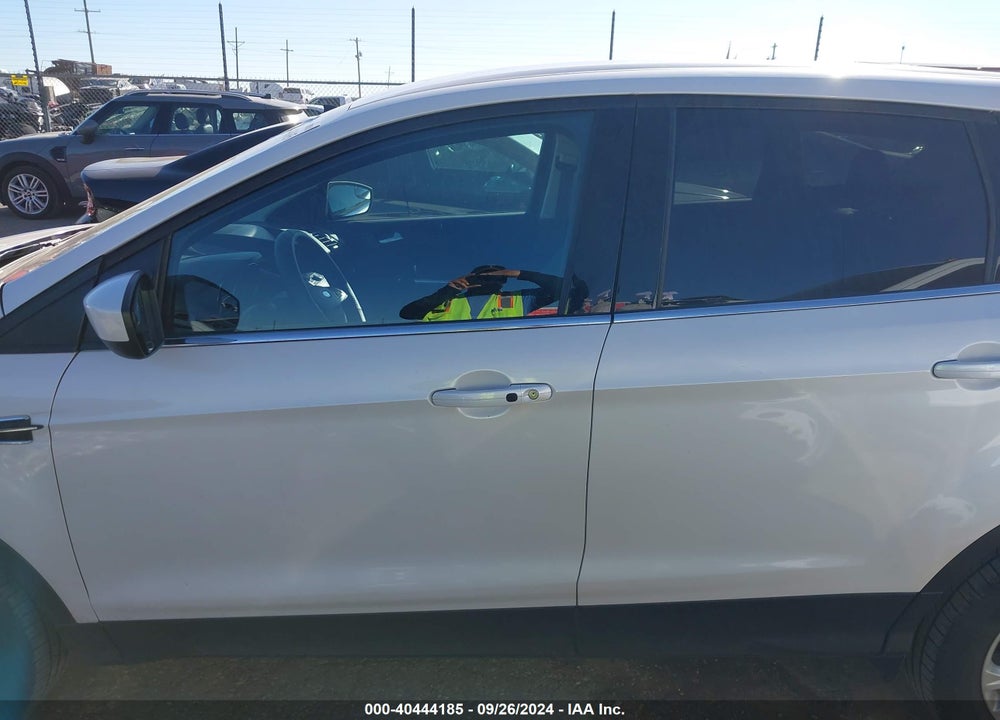 2019 FORD ESCAPE SE VIN: 1FMCU0GD2KUB25129
