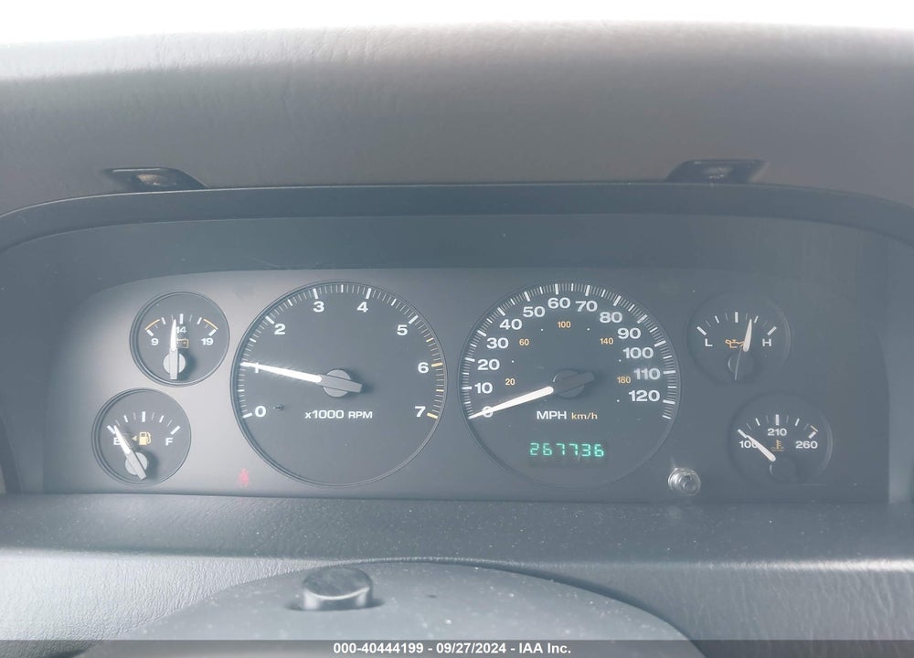 2002 JEEP GRAND CHEROKEE LAREDO VIN: 1J4GX48S22C301985