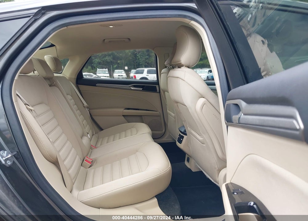 2015 FORD FUSION SE VIN: 1FA6P0HD9F5116392