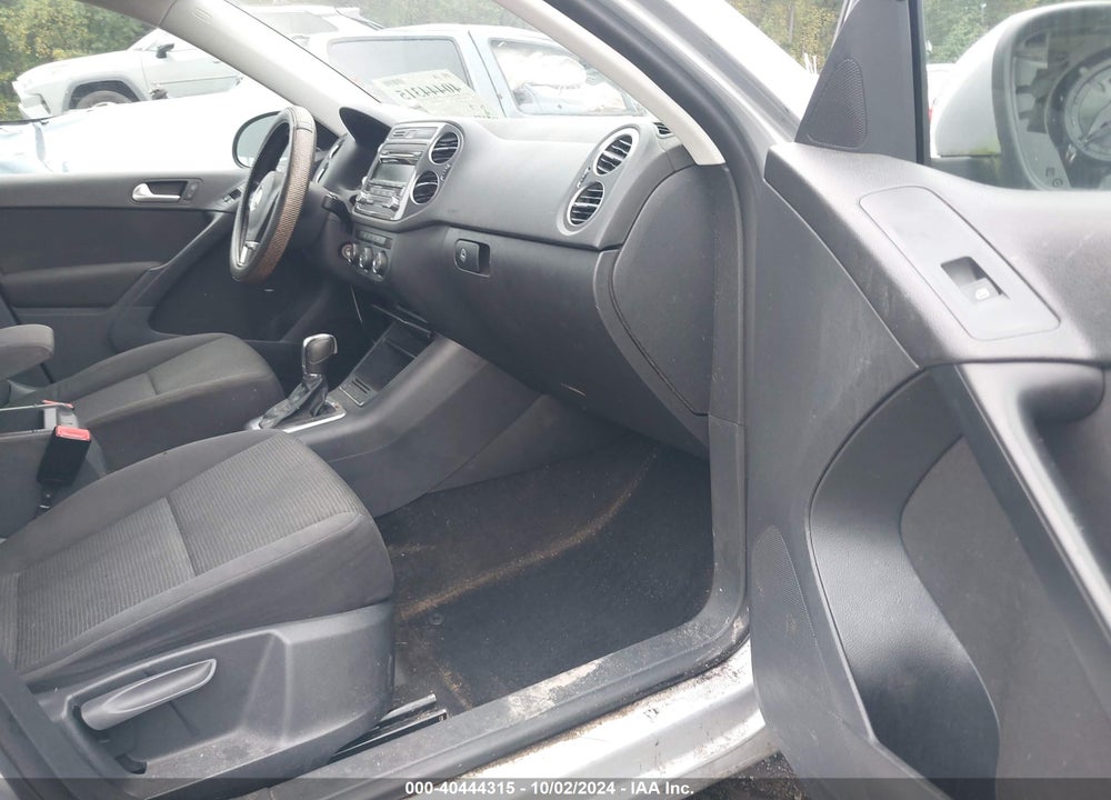 2013 VOLKSWAGEN TIGUAN VIN: WVGAV3AX9DW072493