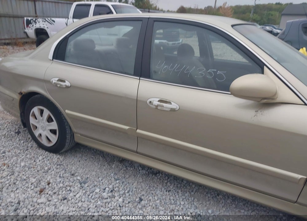 2004 HYUNDAI SONATA VIN: KMHWF25SX4A061866