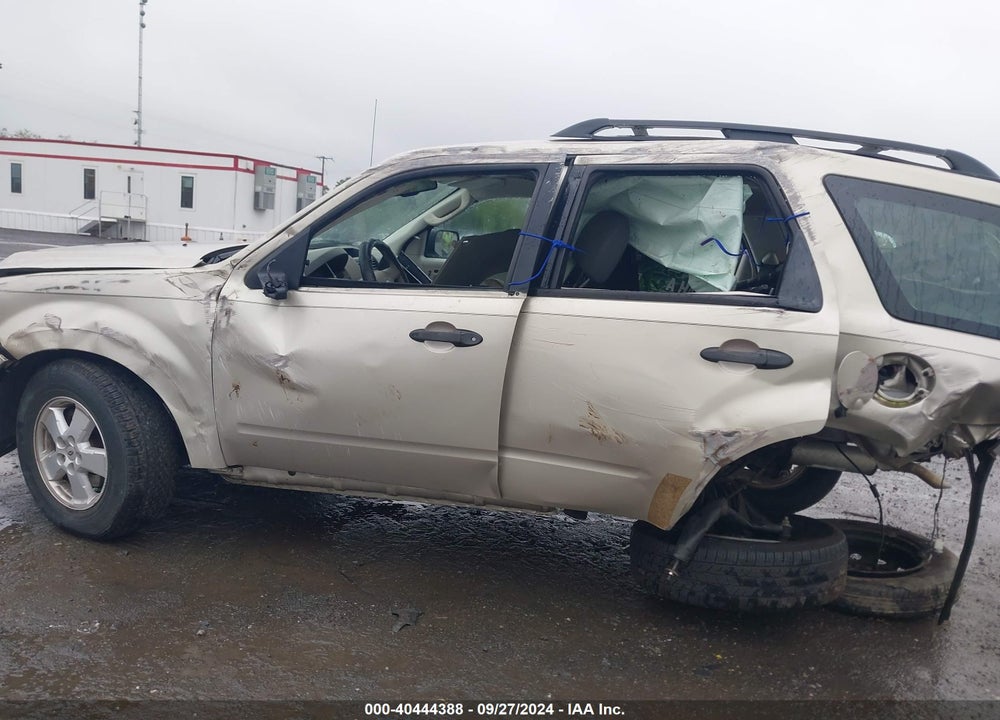 2010 FORD ESCAPE XLS VIN: 1FMCU0C78AKC67107