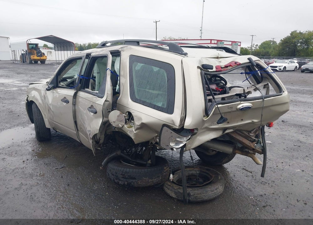 2010 FORD ESCAPE XLS VIN: 1FMCU0C78AKC67107