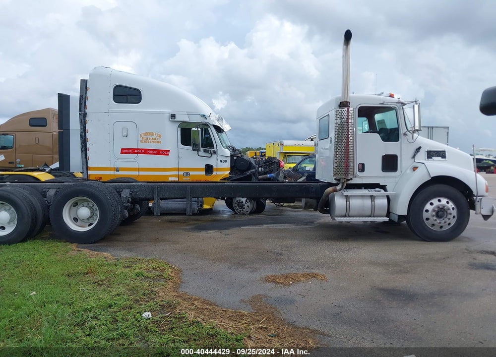 2007 KENWORTH CONSTRUCTION T300 VIN: 2NKMLD9XX7M167283