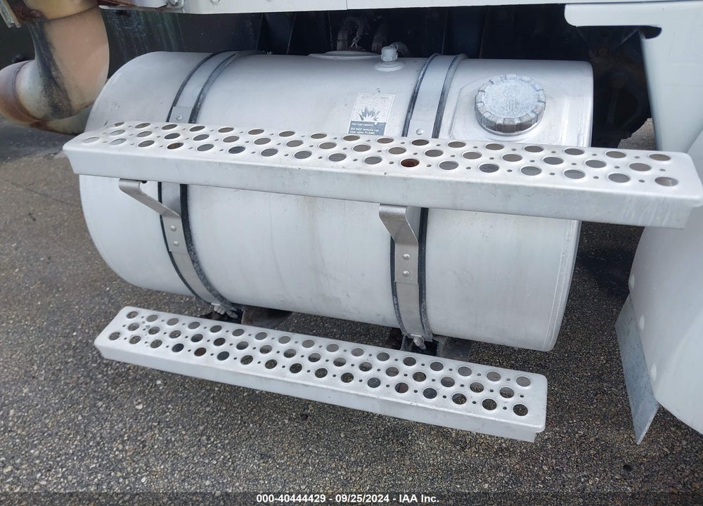 2007 KENWORTH CONSTRUCTION T300 VIN: 2NKMLD9XX7M167283