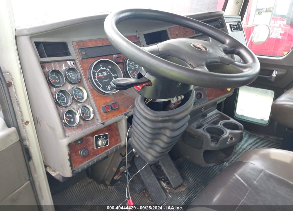 2007 KENWORTH CONSTRUCTION T300 VIN: 2NKMLD9XX7M167283