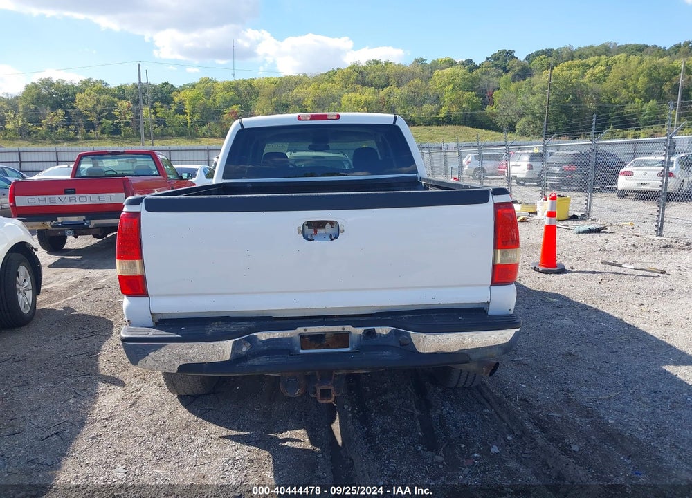 2005 CHEVROLET SILVERADO 2500HD LT VIN: 1GCHK23275F917804
