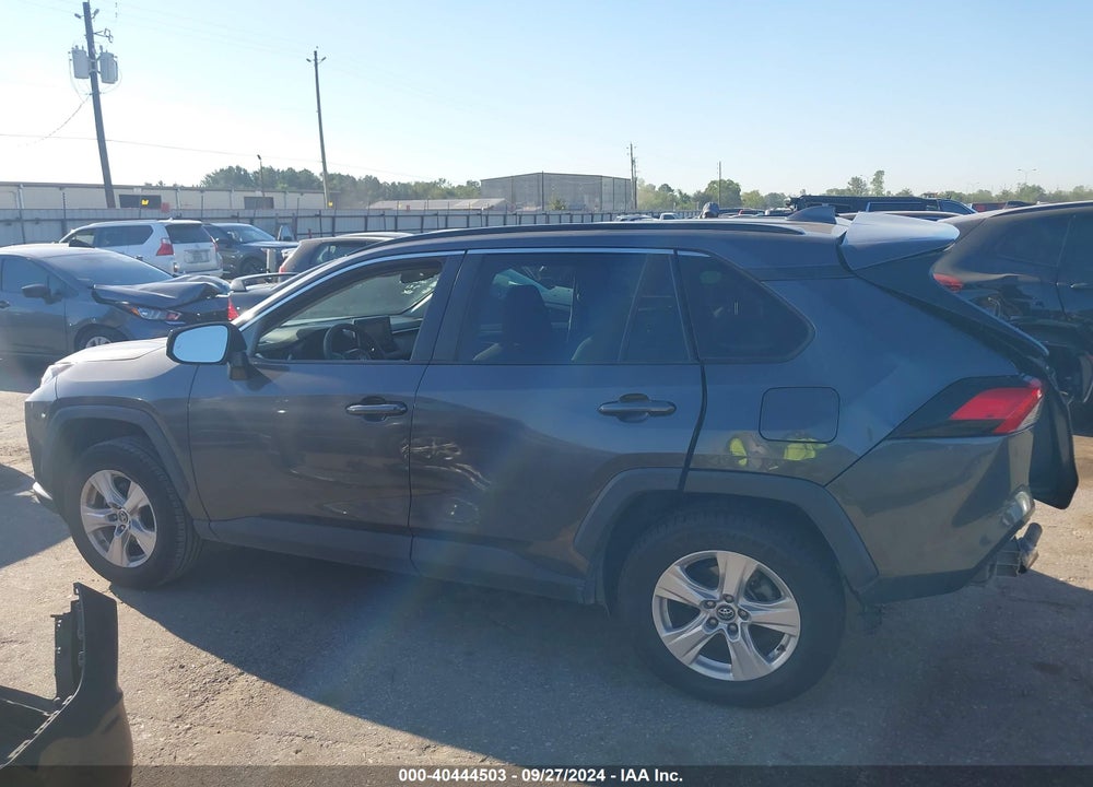 2021 TOYOTA RAV4 XLE VIN: 2T3P1RFV8MW143170