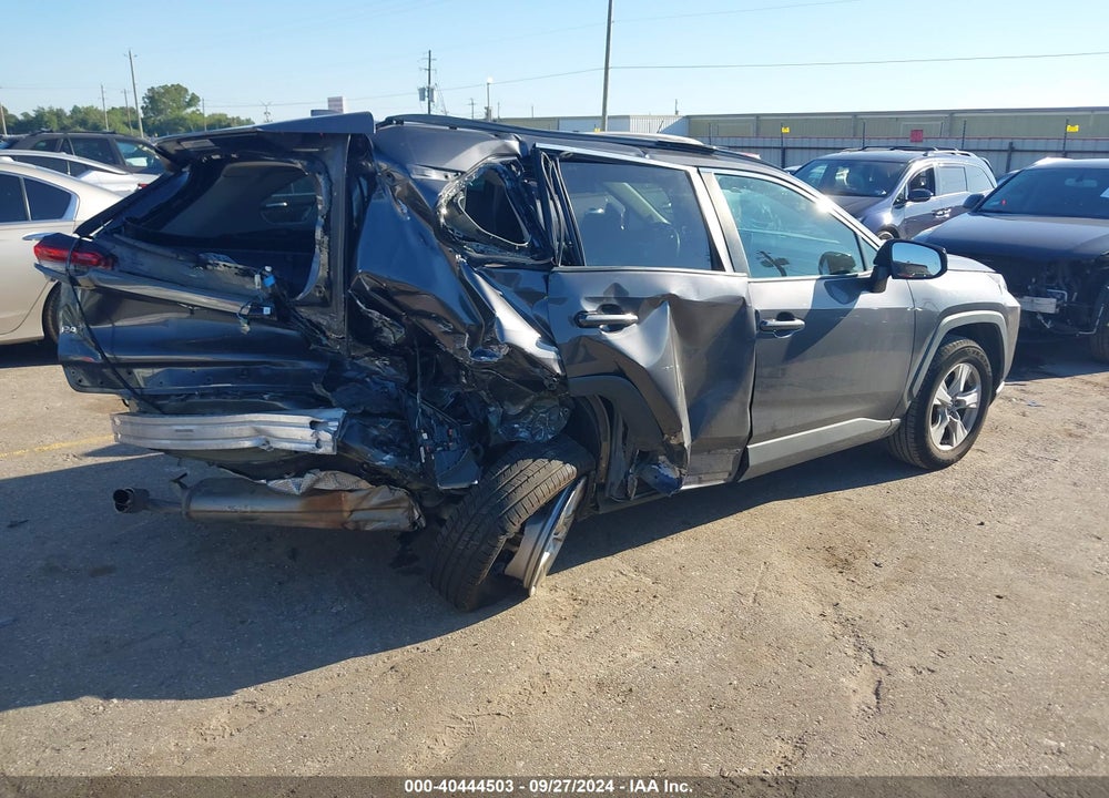 2021 TOYOTA RAV4 XLE VIN: 2T3P1RFV8MW143170