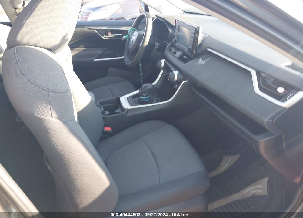 2021 TOYOTA RAV4 XLE VIN: 2T3P1RFV8MW143170
