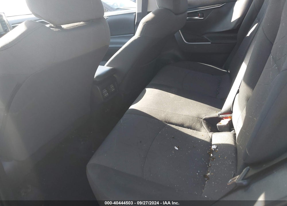 2021 TOYOTA RAV4 XLE VIN: 2T3P1RFV8MW143170