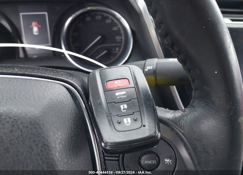 2020 TOYOTA CAMRY SE VIN: 4T1J11AK9LU342840