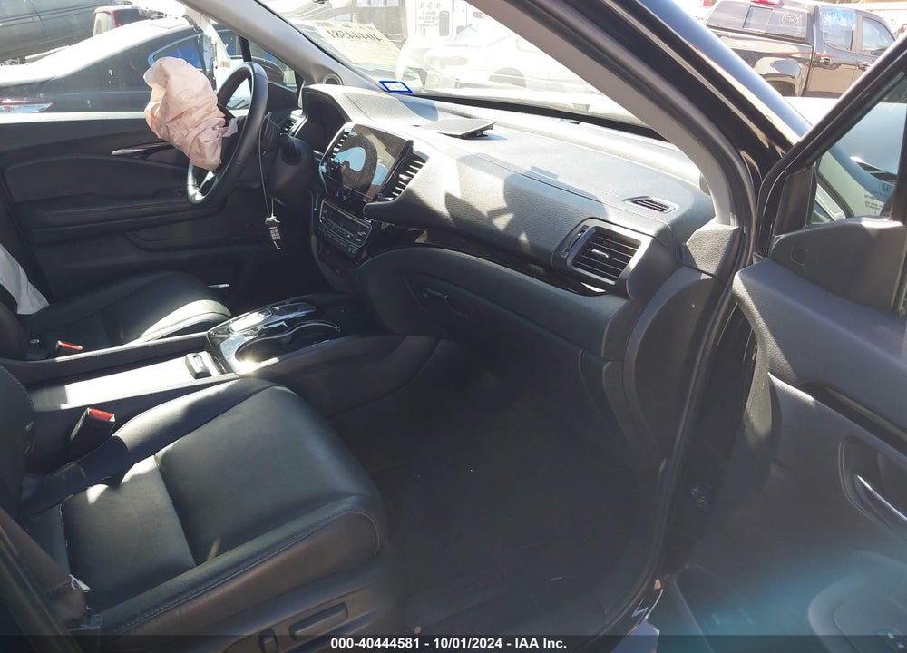 2021 HONDA PILOT 2WD TOURING 7 PASSENGER VIN: 5FNYF5H61MB000121