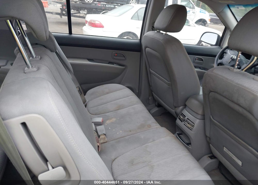 2007 KIA RONDO LX VIN: KNAFG525477089646