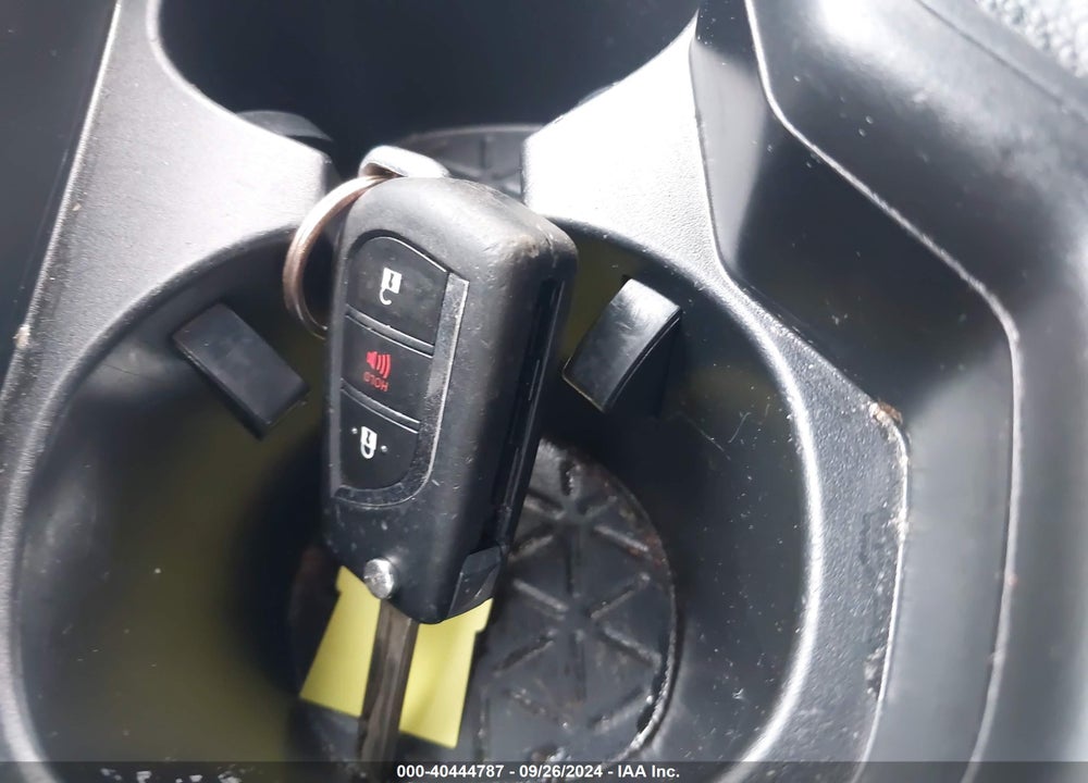 2019 TOYOTA RAV4 LE VIN: JTMF1RFV9KD516500