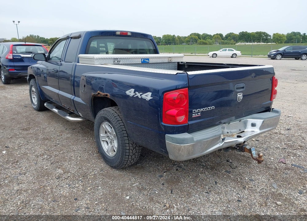 2005 DODGE DAKOTA SLT VIN: 1D7HW42K55S305857