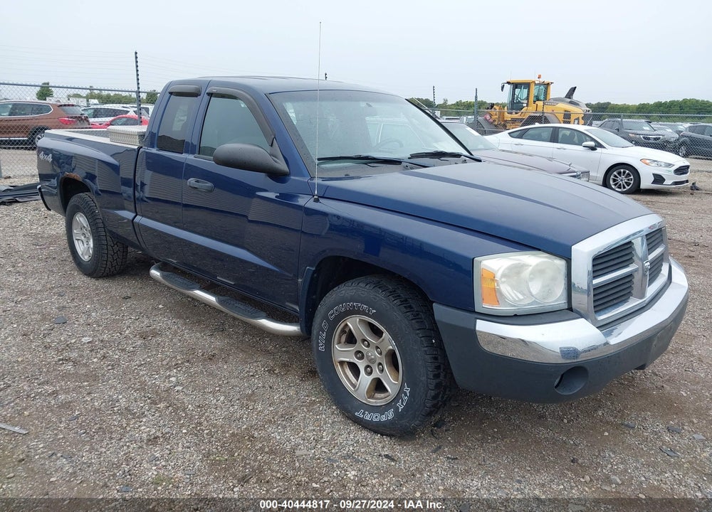 2005 DODGE DAKOTA SLT VIN: 1D7HW42K55S305857